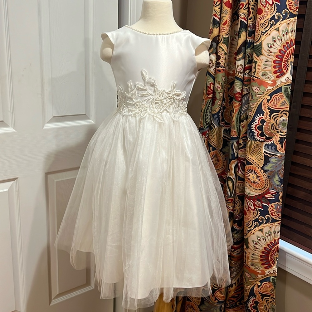 First Communion Flower girl Dress SZ 6 pearl Detail